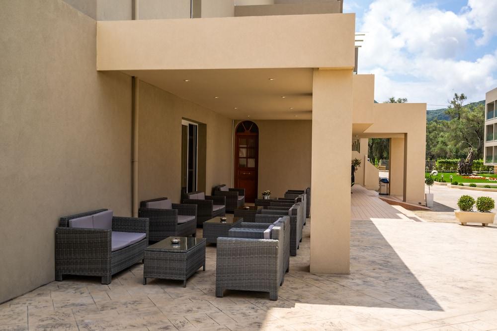 Cnic Gemini Hotel Mesongí Exterior foto